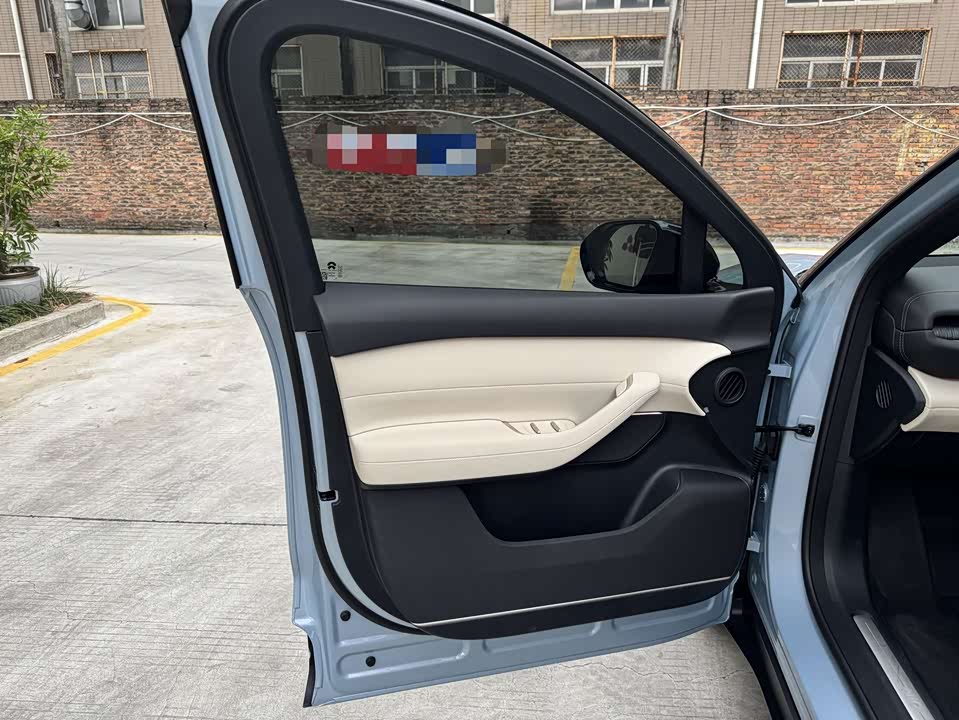 NIO ES6