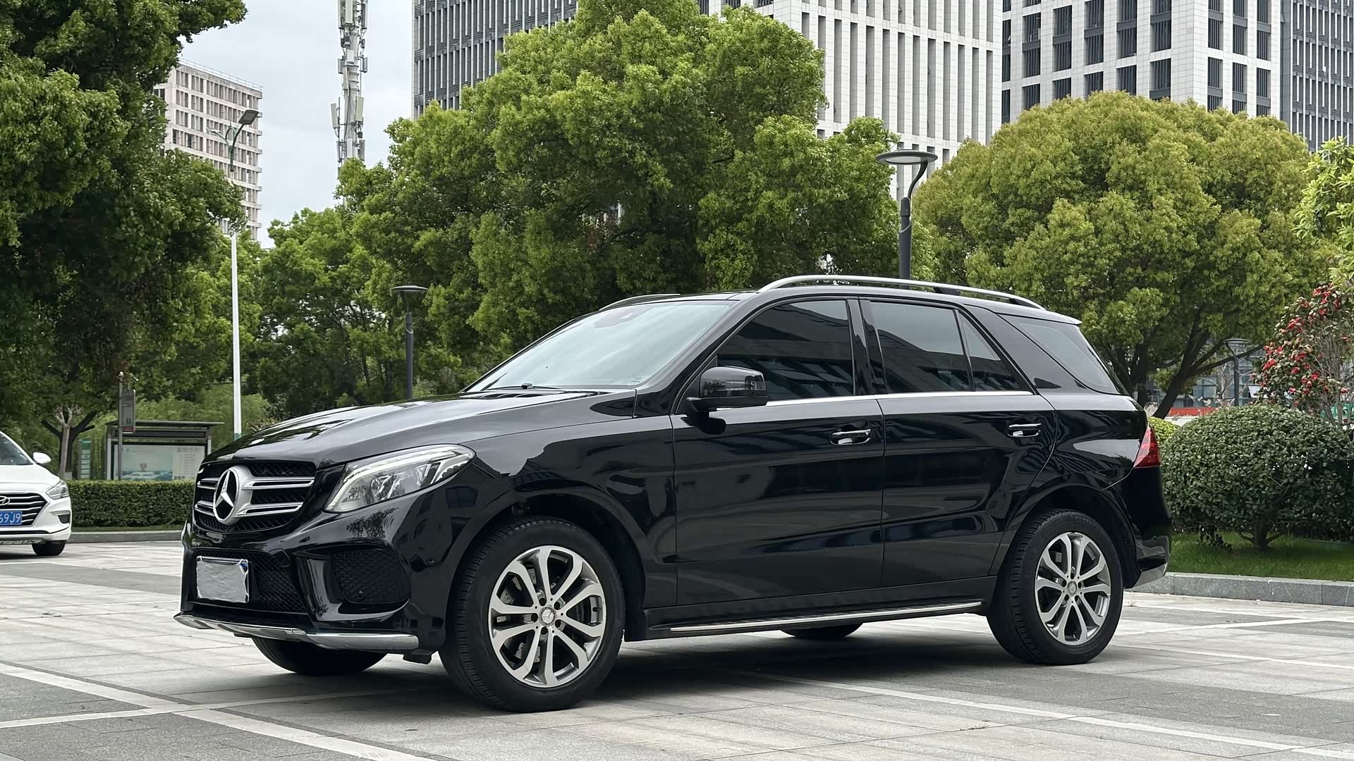 Mercedes-Benz GLE, 2015 1