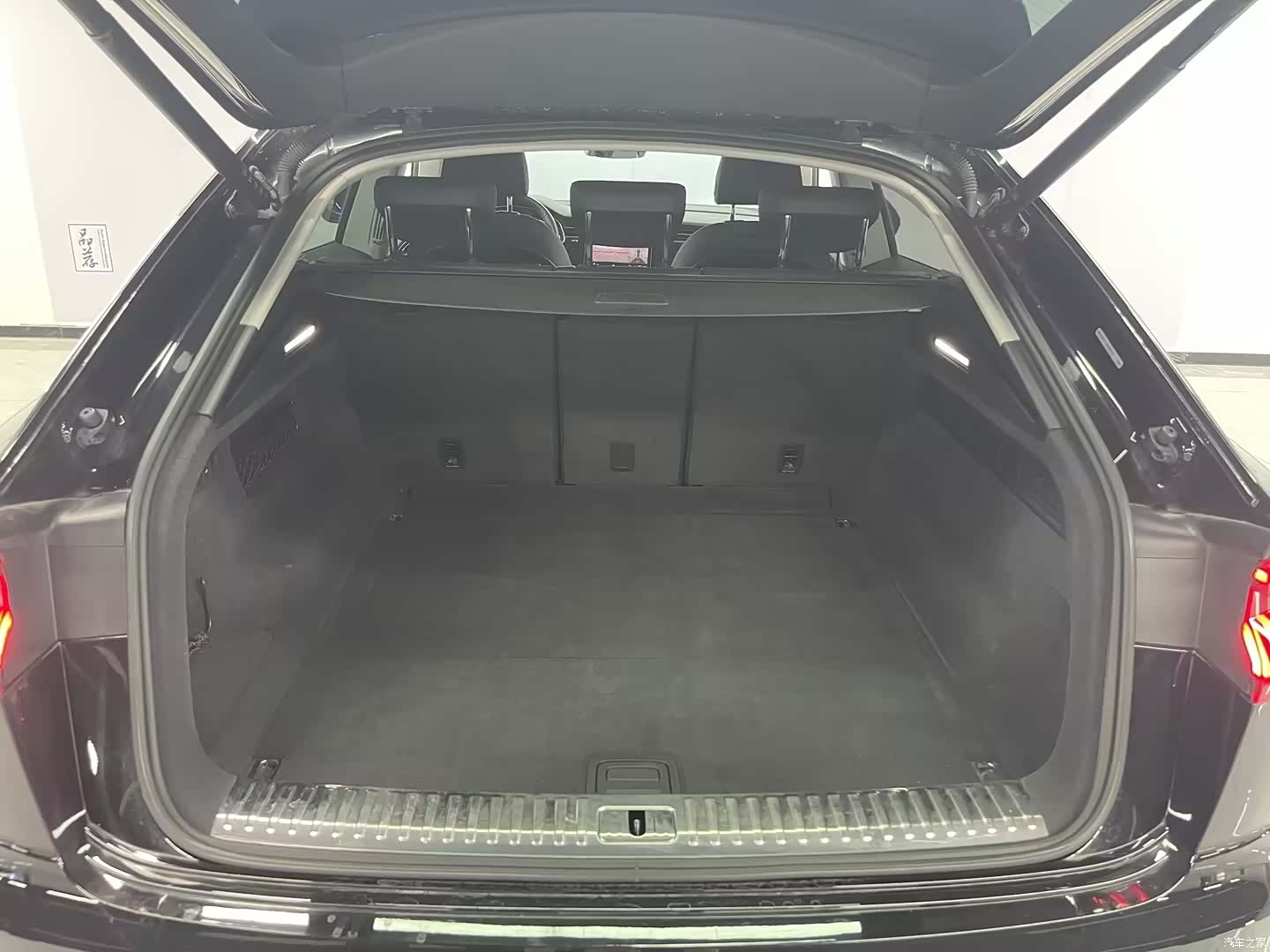 Audi Q8, 2024 6