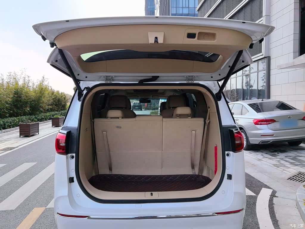 Buick GL8, 2022 10