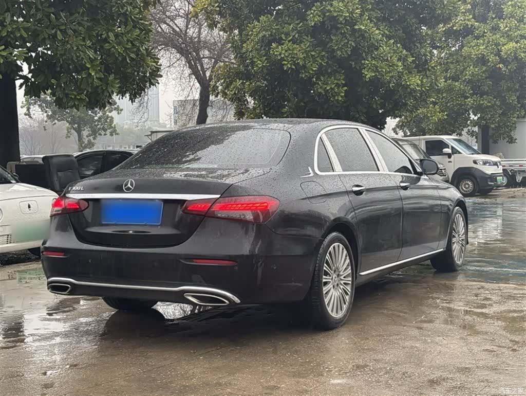 Mercedes-Benz E-Class, 2023 11