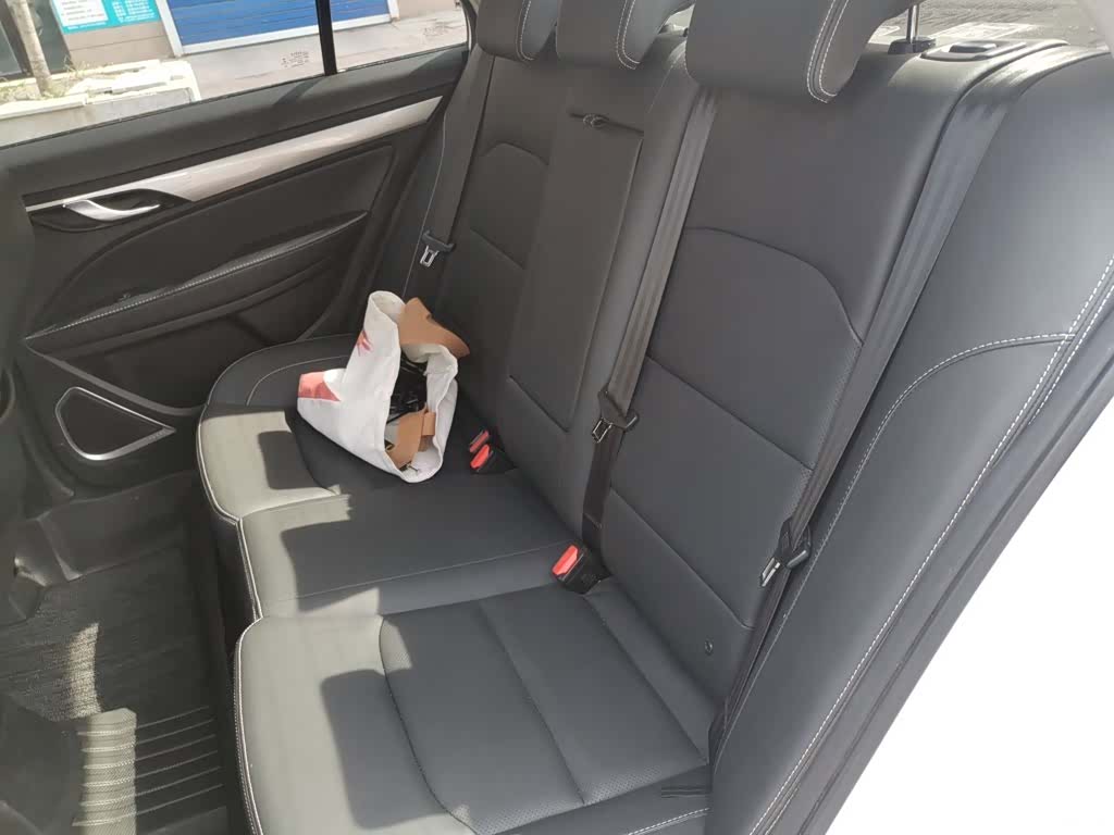 Geely Emgrand, 2020 15