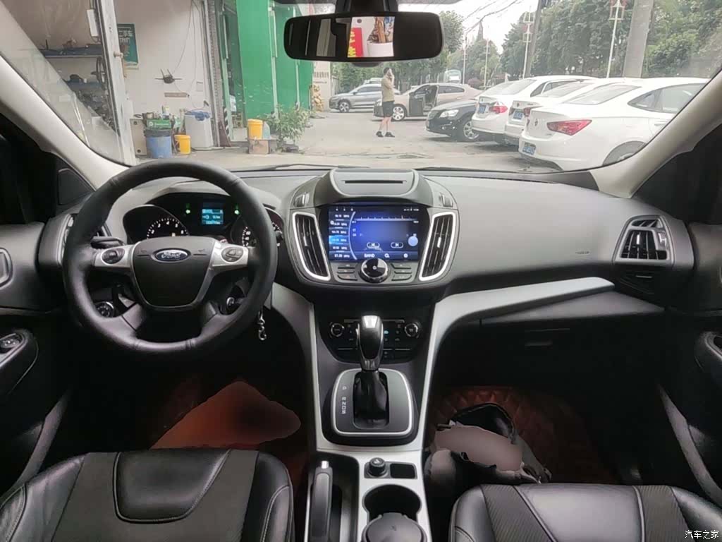 Ford Kuga, 2015 10