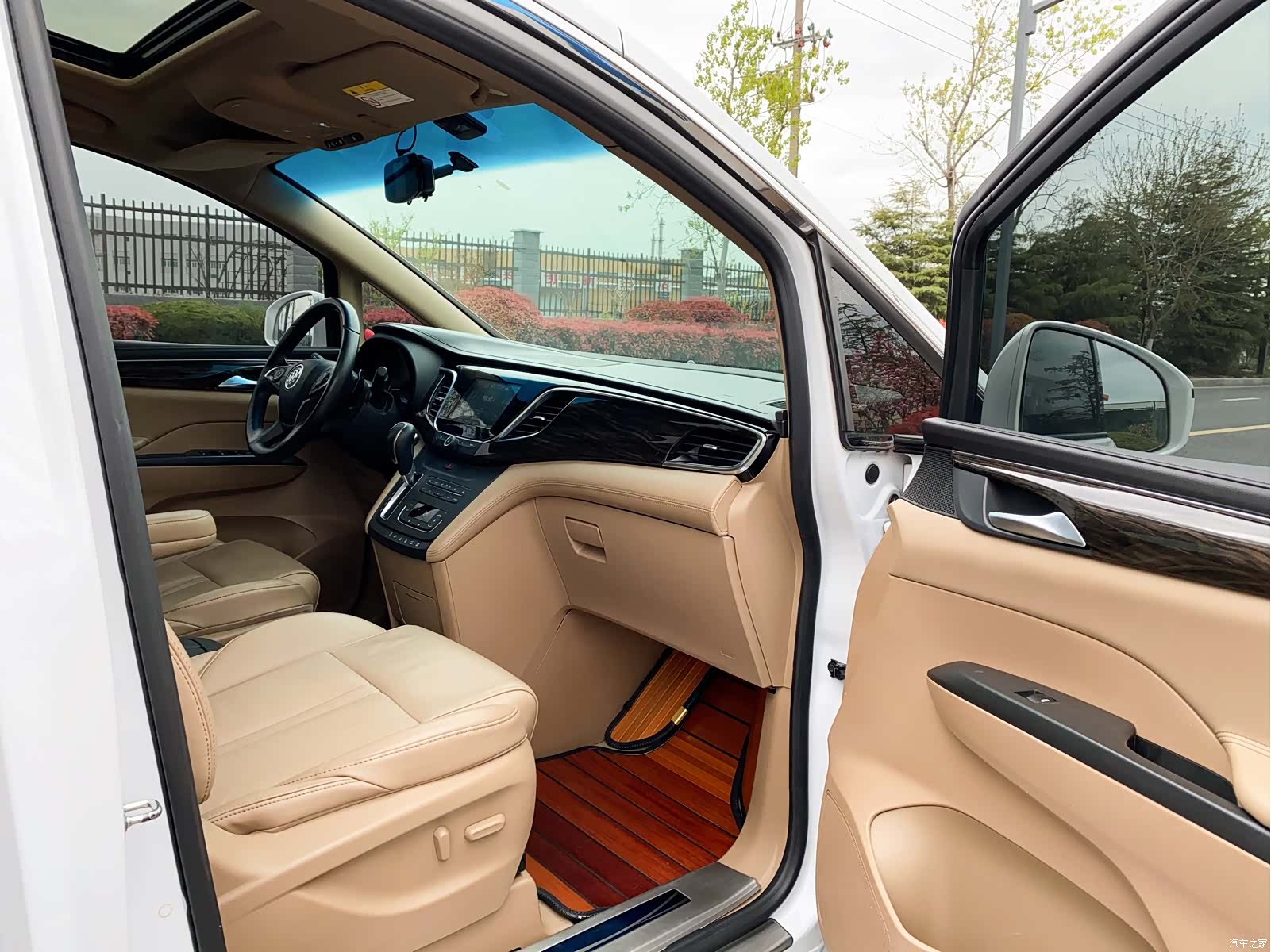 Buick GL8, 2018 24