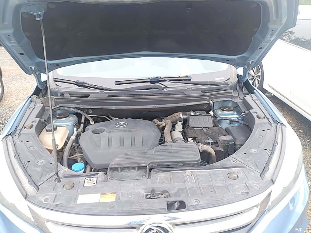 DongFeng AX5, 2018 16