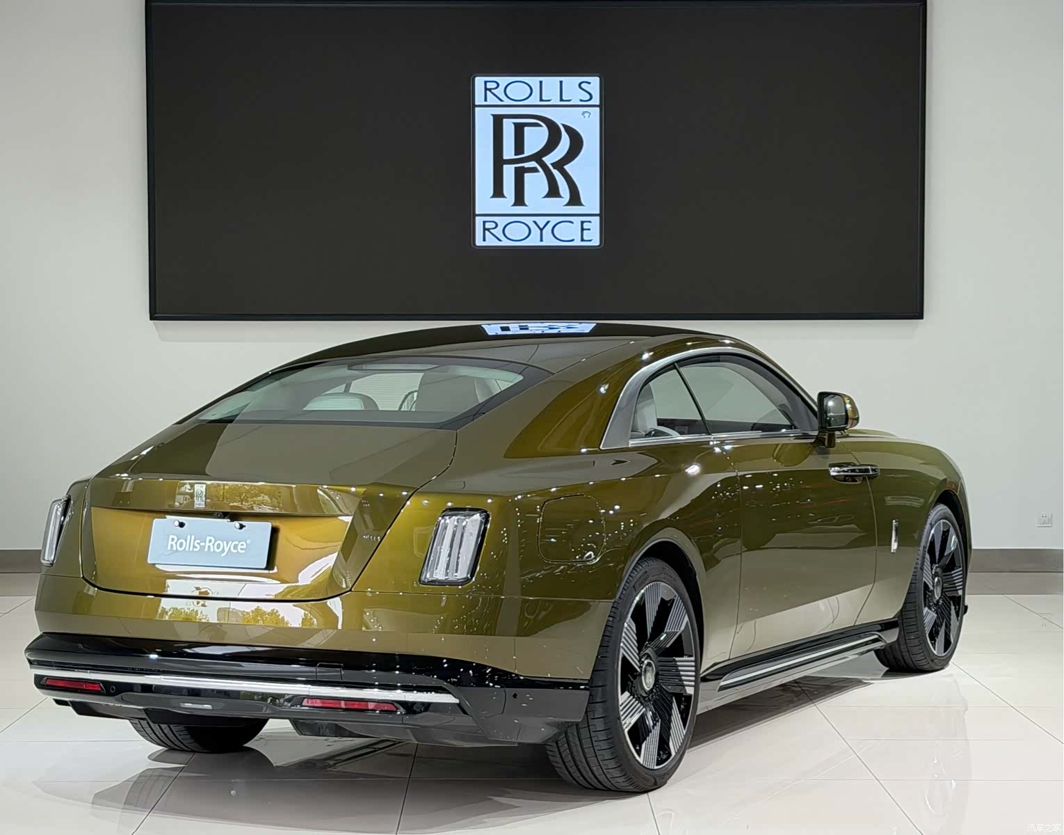 Rolls-Royce Spectre, 2026 4
