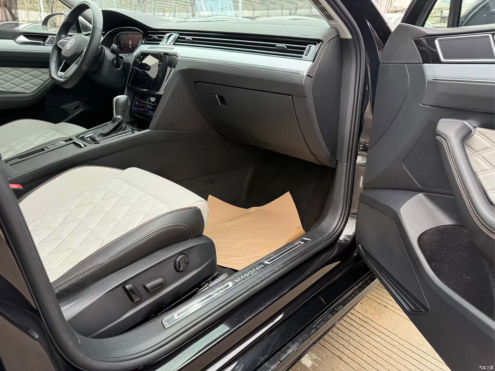 Volkswagen Magotan, 2023 16