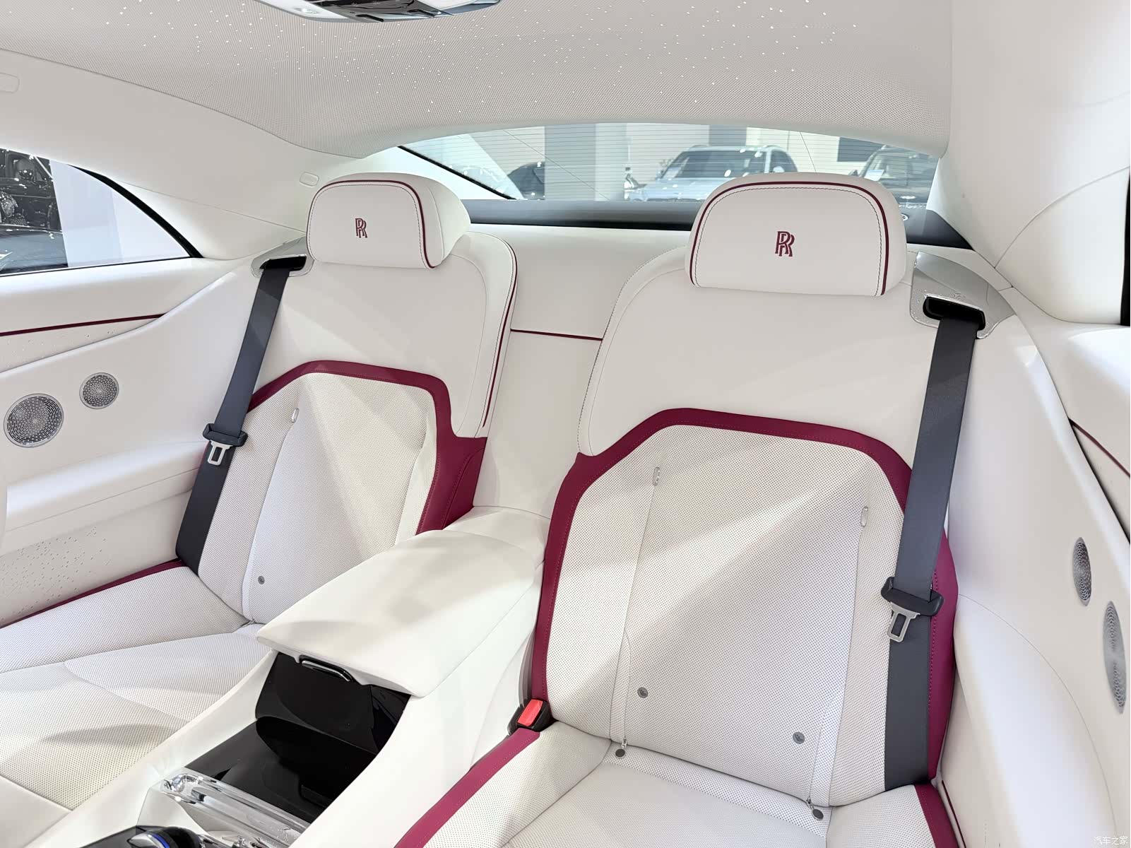 Rolls-Royce Spectre, 2026 10