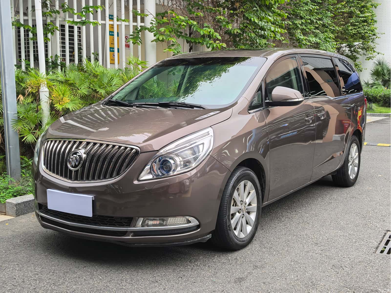 Buick GL8, 2016 1