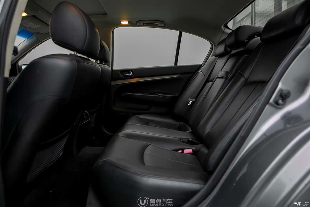 Infiniti G37, 2011 6