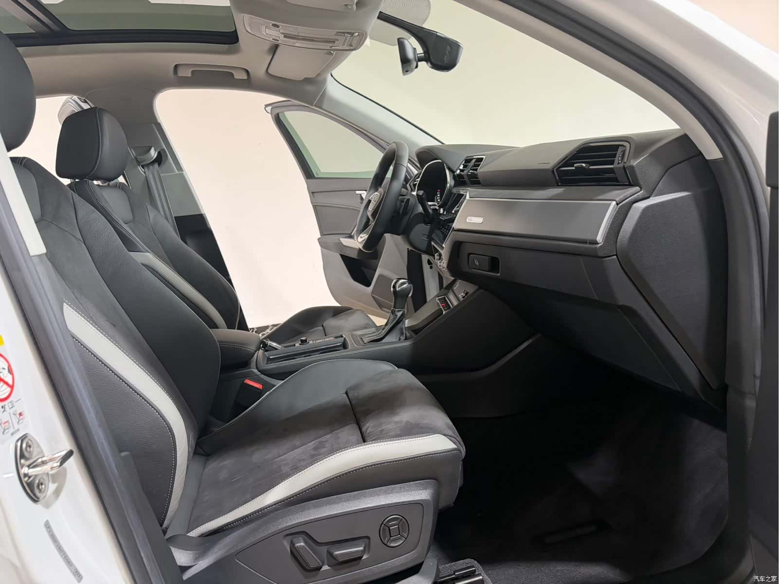Audi Q3, 2023 10