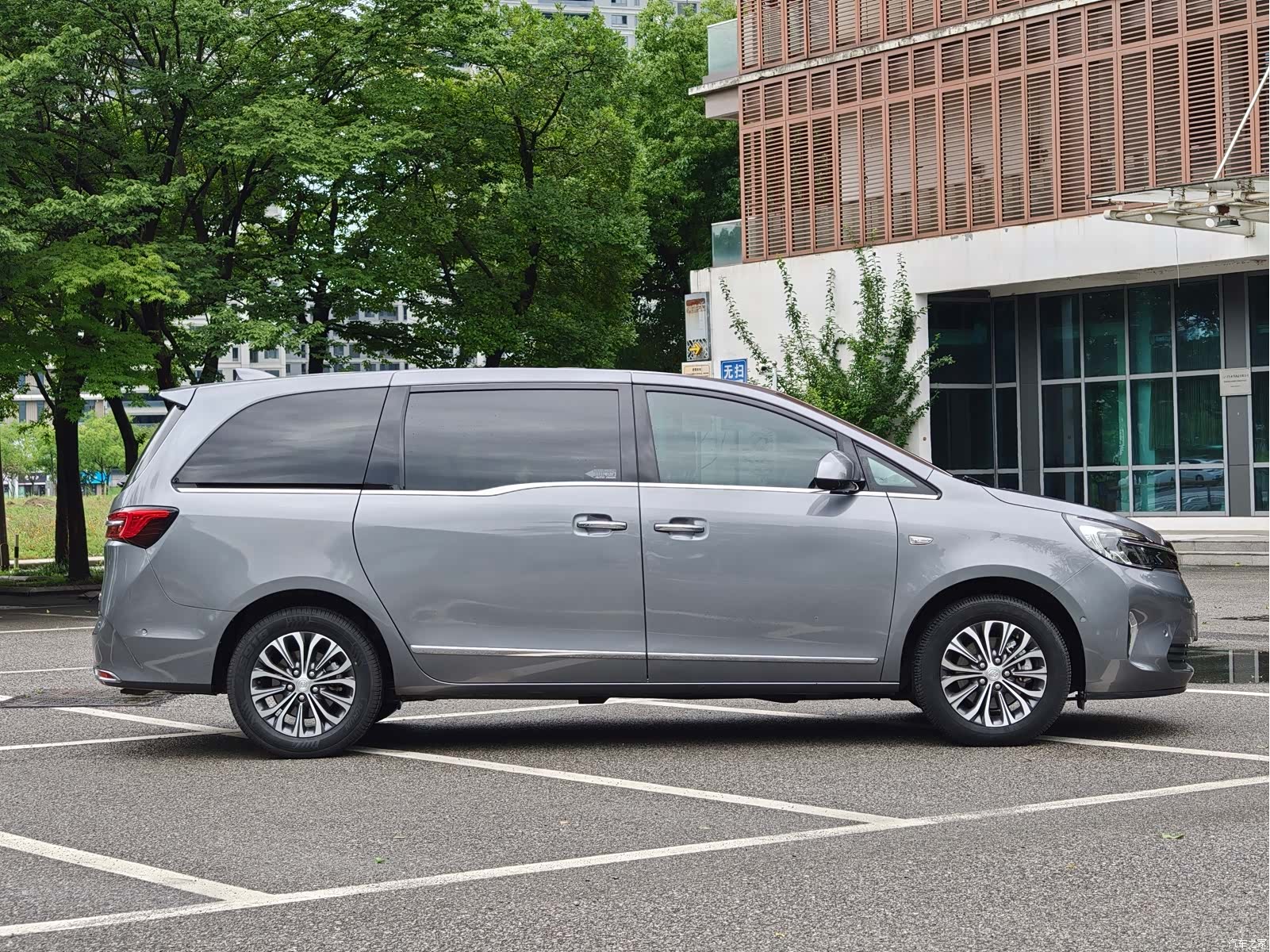 Buick GL8, 2021 8