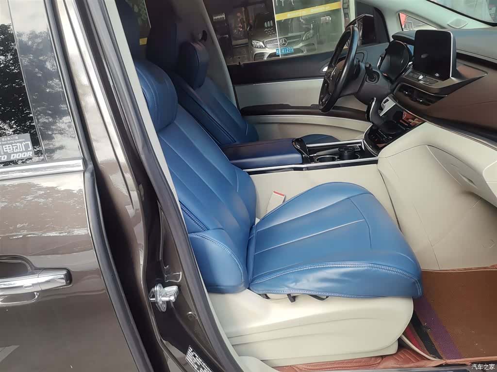 Buick GL8, 2021 25
