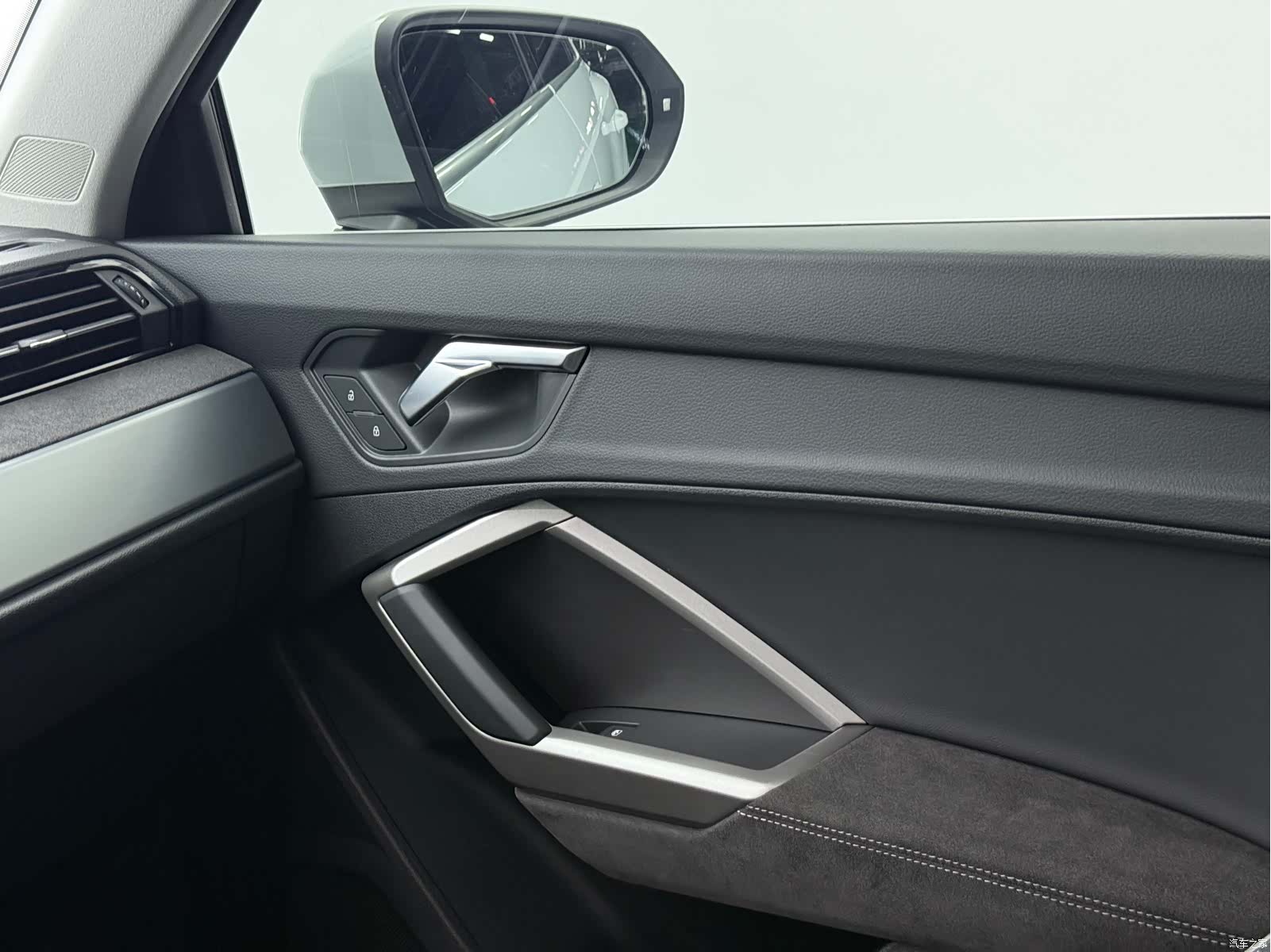 Audi Q3, 2022 11