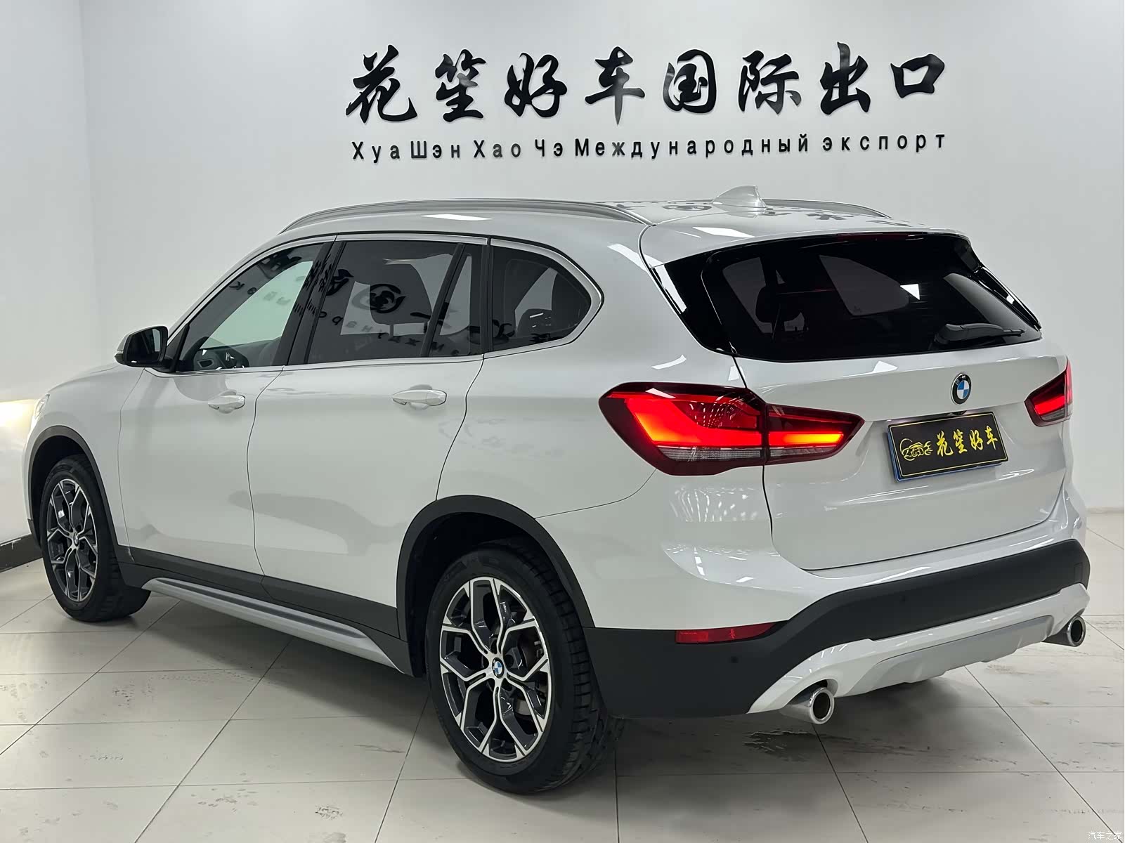 BMW X1, 2022 все фото