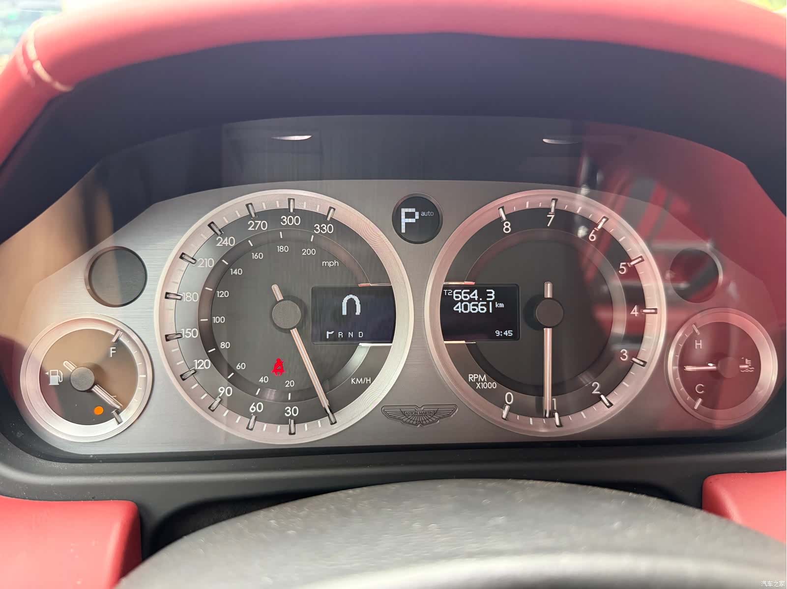 Aston Martin DB9, 2015 7