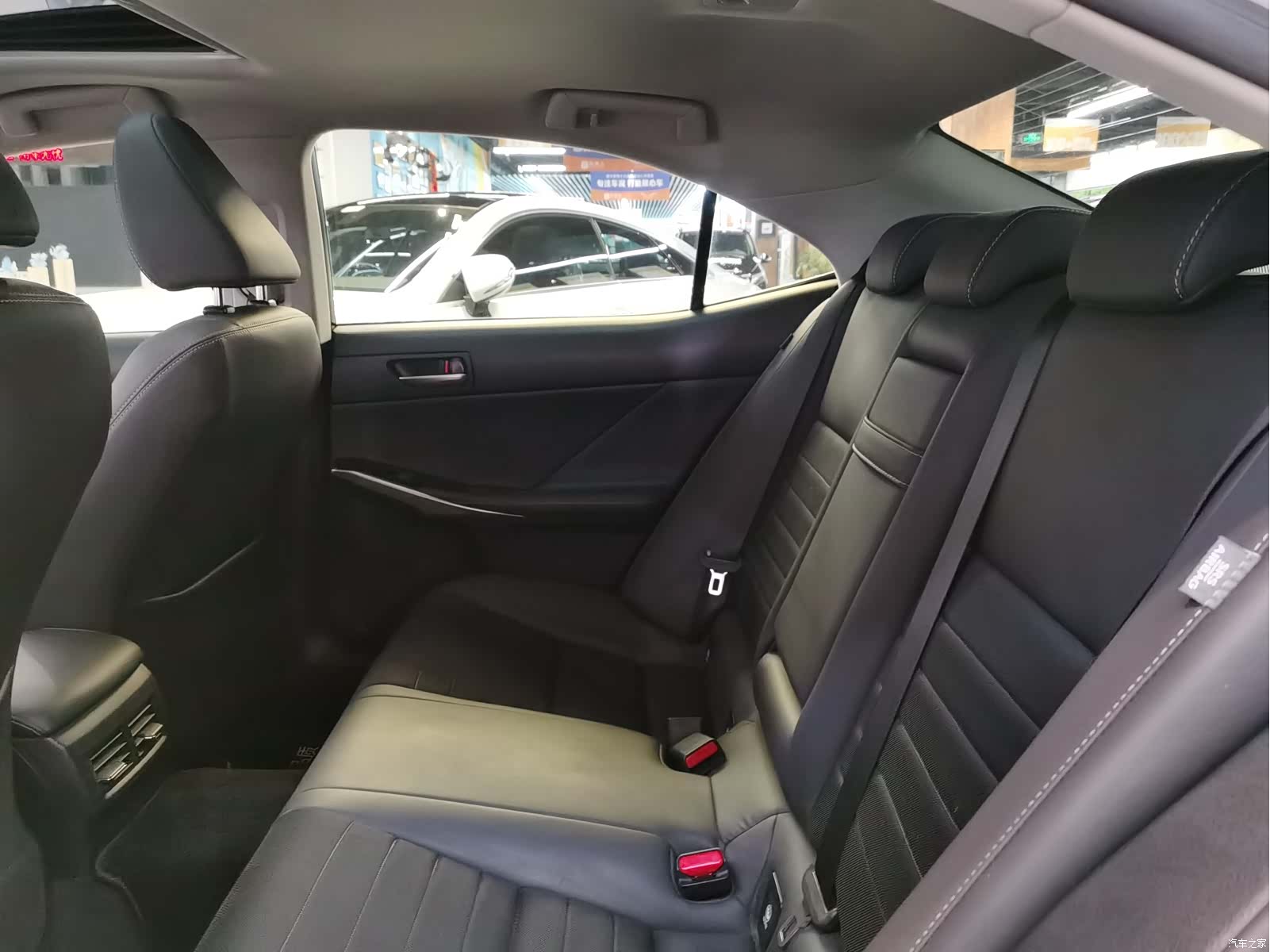 Lexus IS, 2017 7
