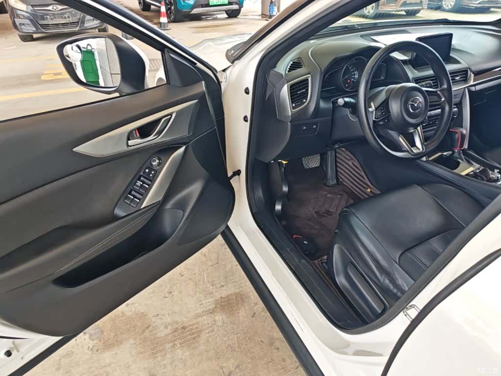 Mazda CX-4, 2019 16