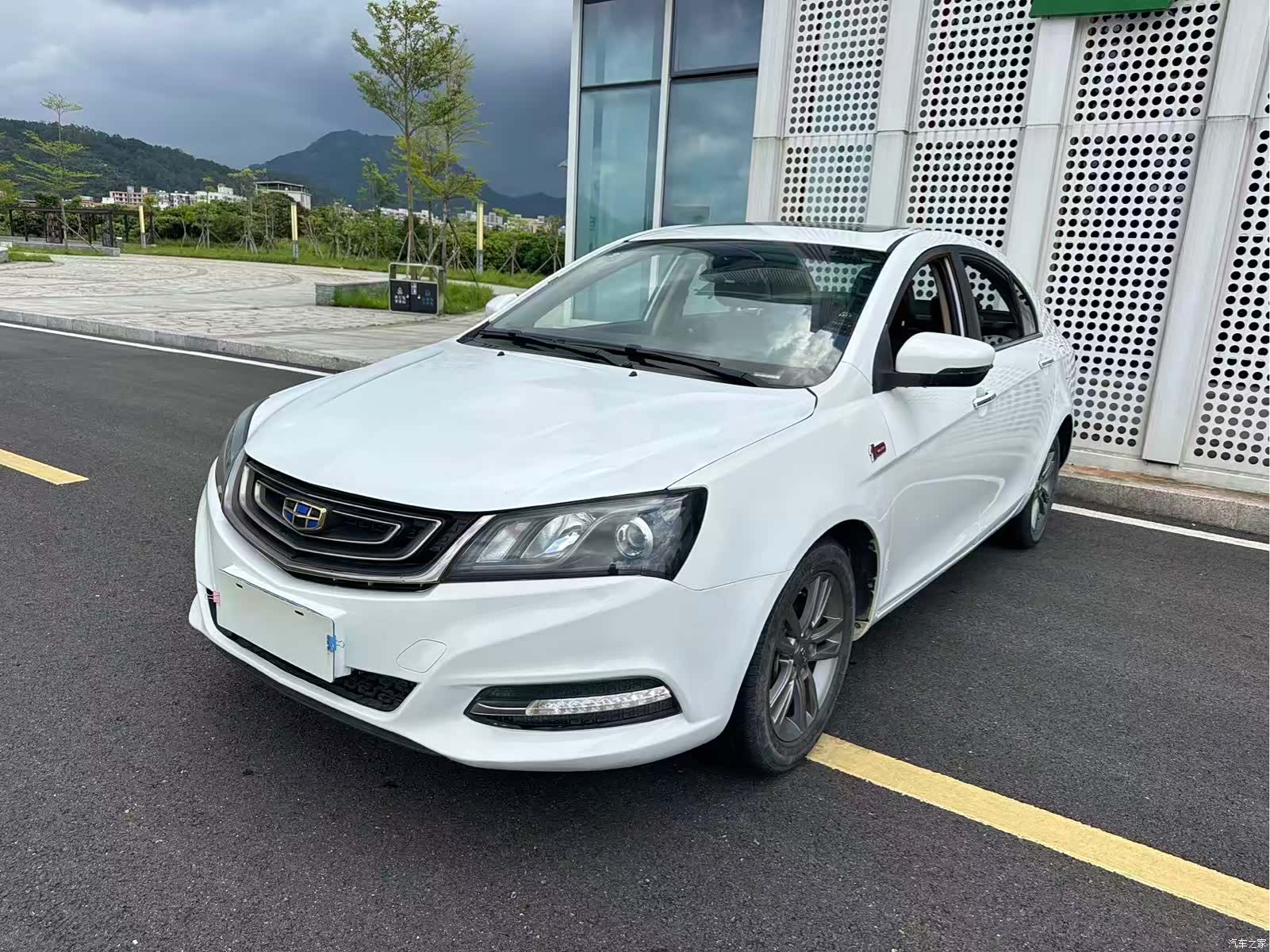 Geely Emgrand, 2017 20