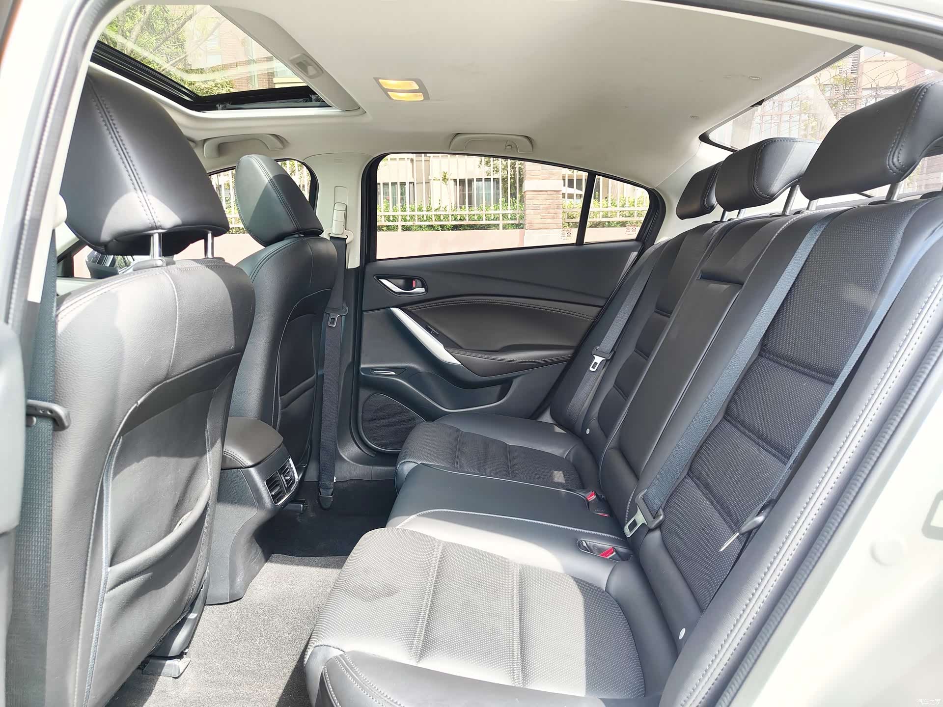 Mazda Atenza, 2017 6