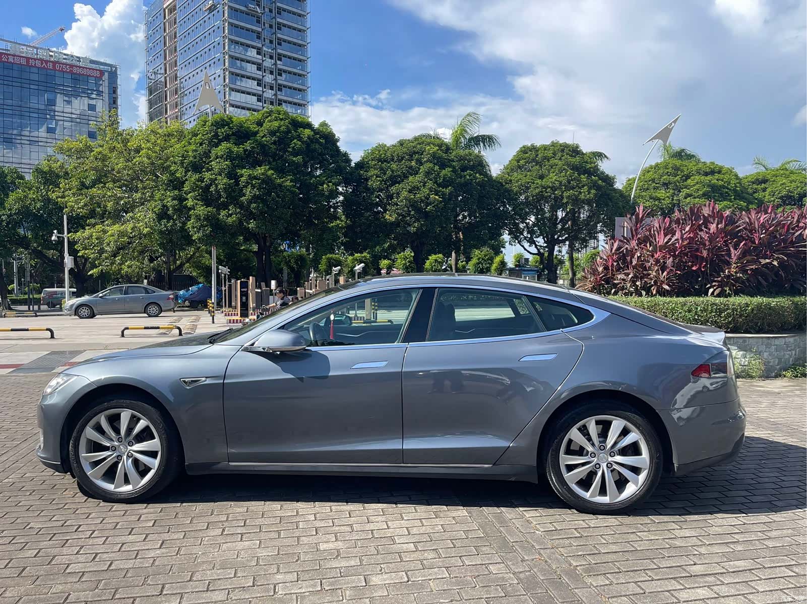 Tesla Model S, 2015 7