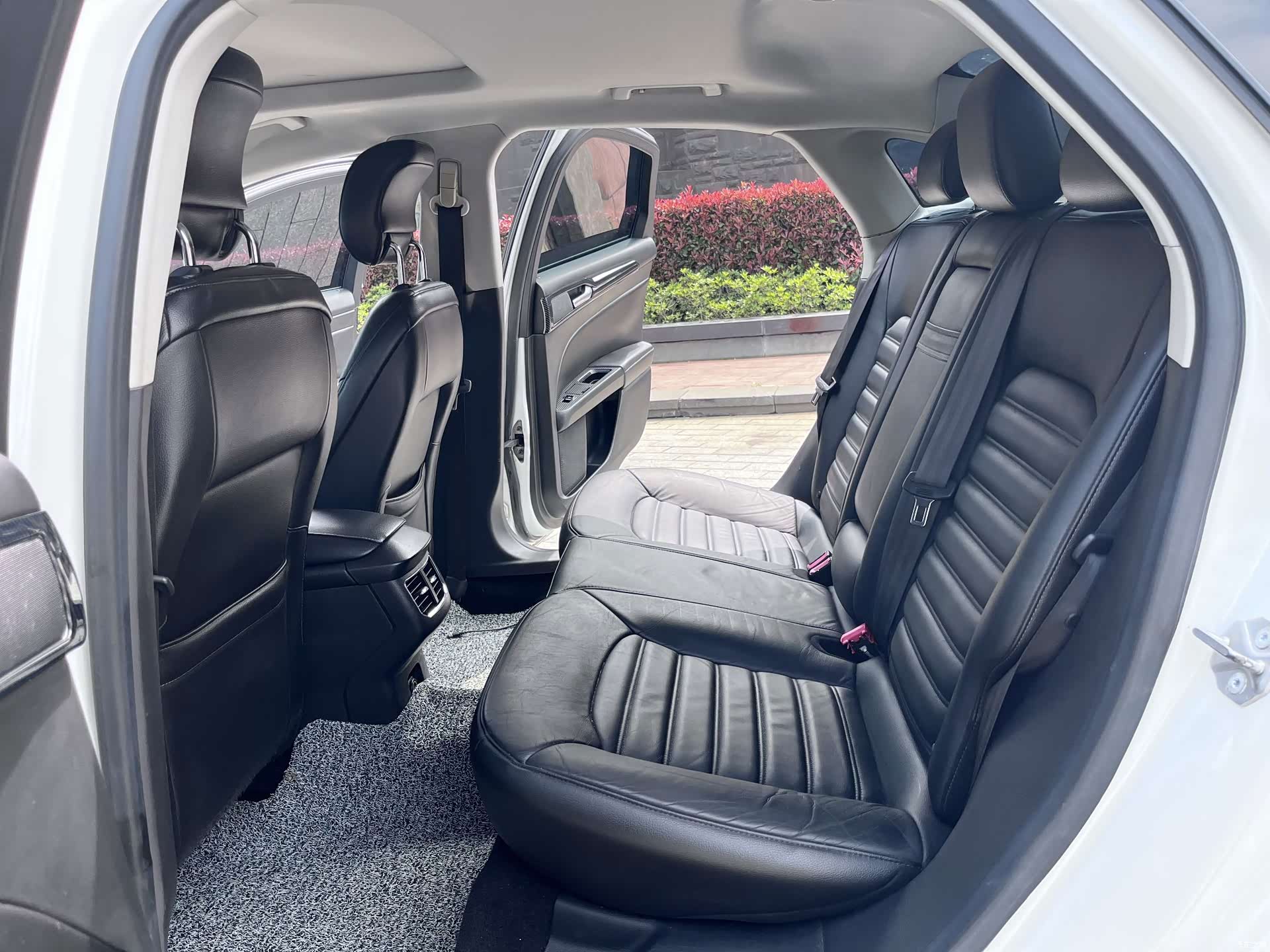 Ford Mondeo, 2014 19