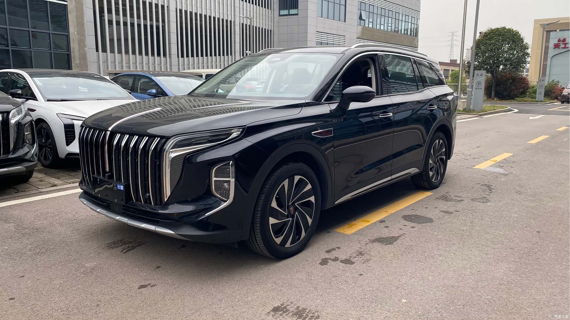 Hongqi HS7, 2024 1