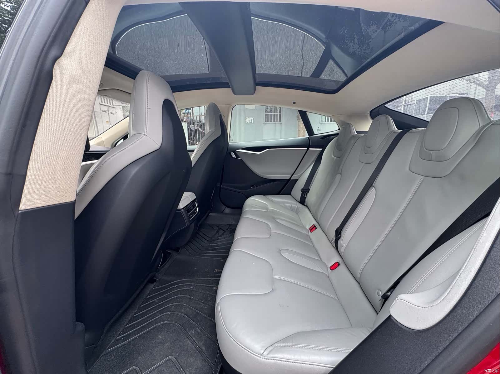 Tesla Model S, 2014 21