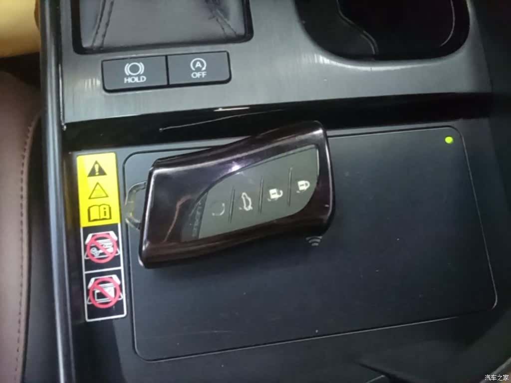 Lexus ES, 2025 9