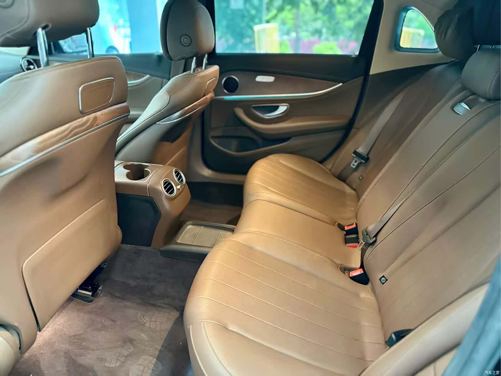 Mercedes-Benz E-Class, 2019 6