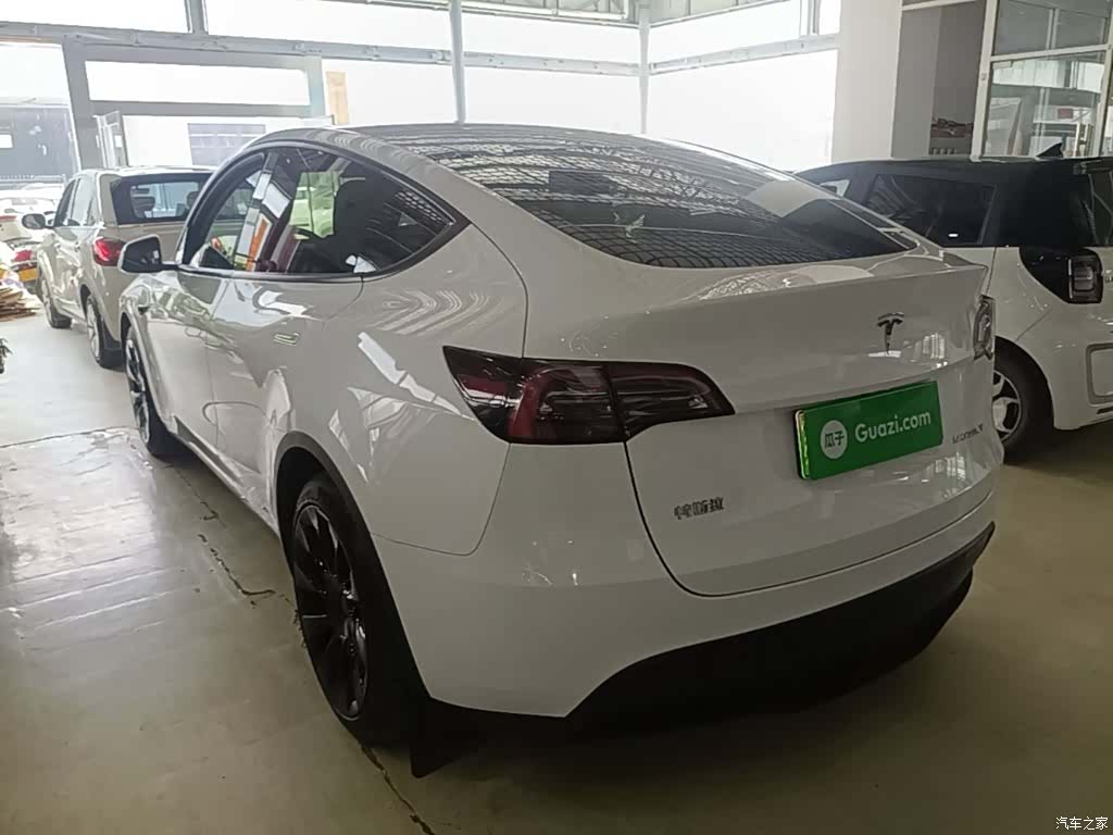 Tesla Model Y, 2023 все фото