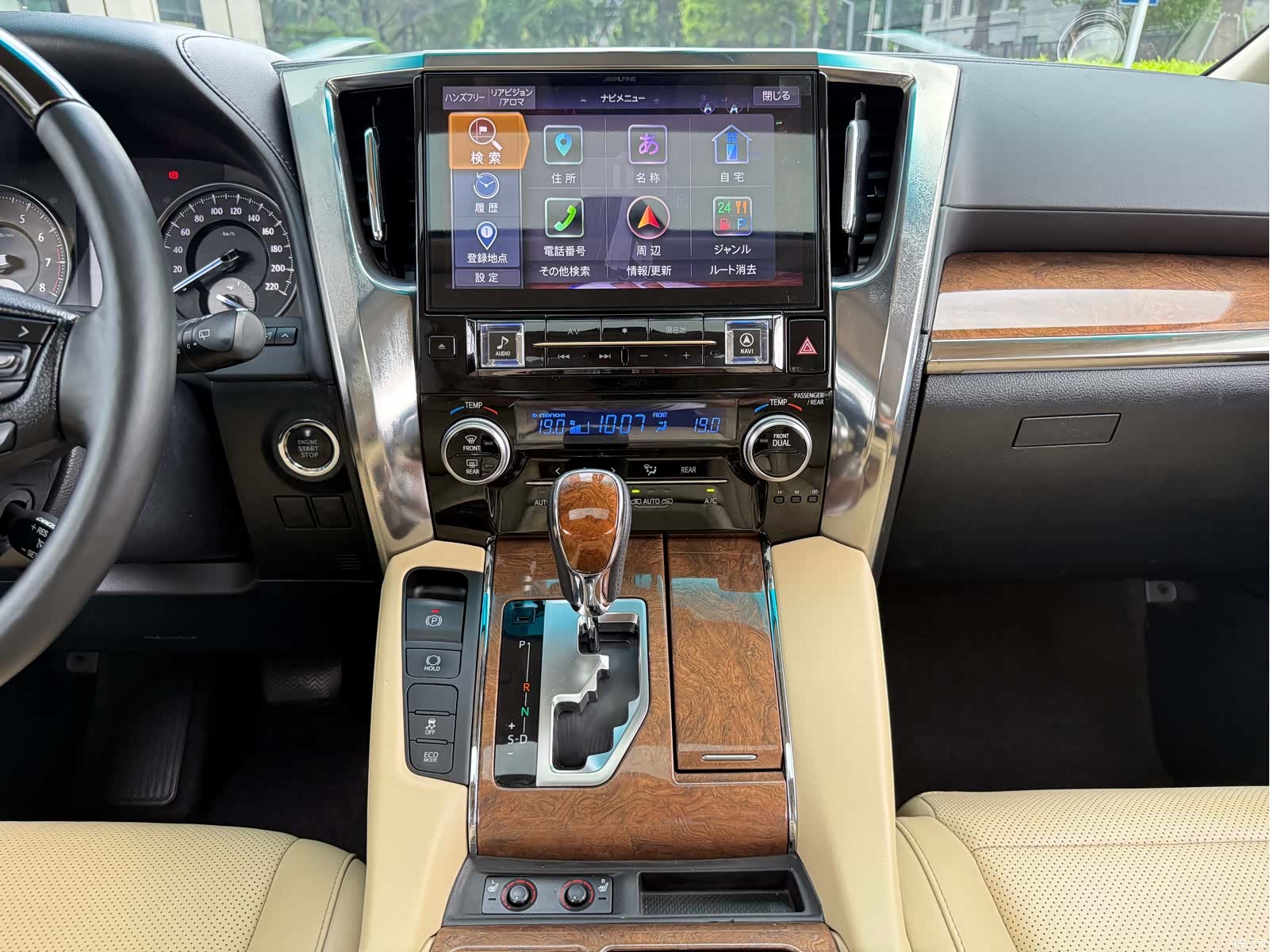 Toyota Alphard, 2018 13