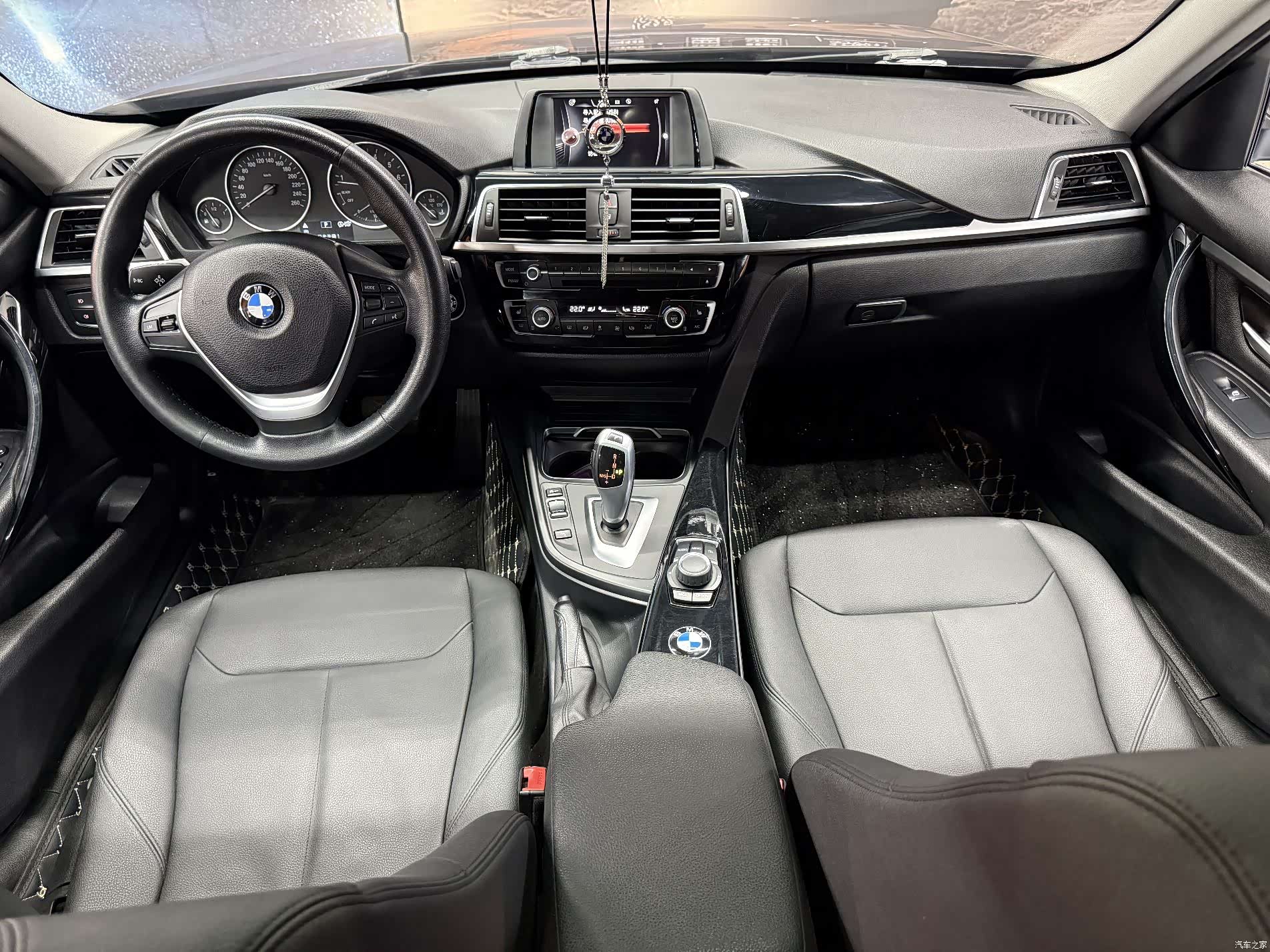 BMW 3 Series, 2017 все фото