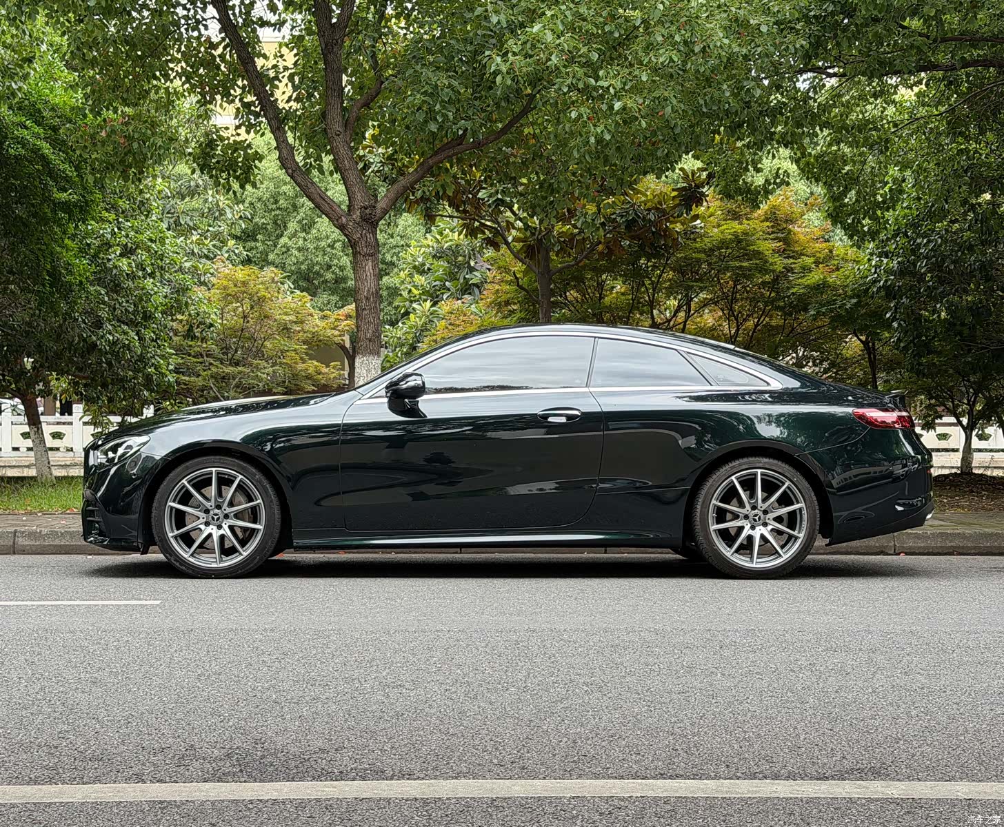 Mercedes-Benz E-Class, 2023 4