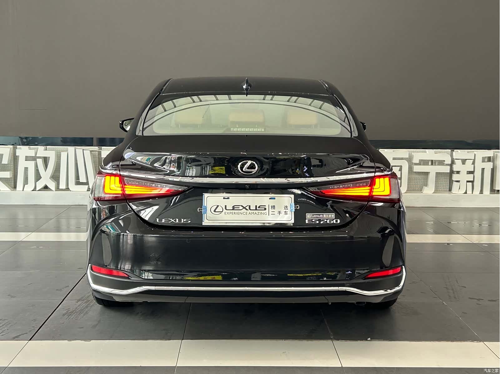 Lexus ES, 2018 все фото