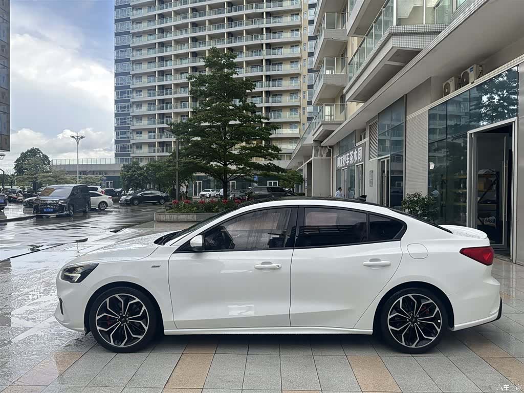 Ford Focus, 2020 3