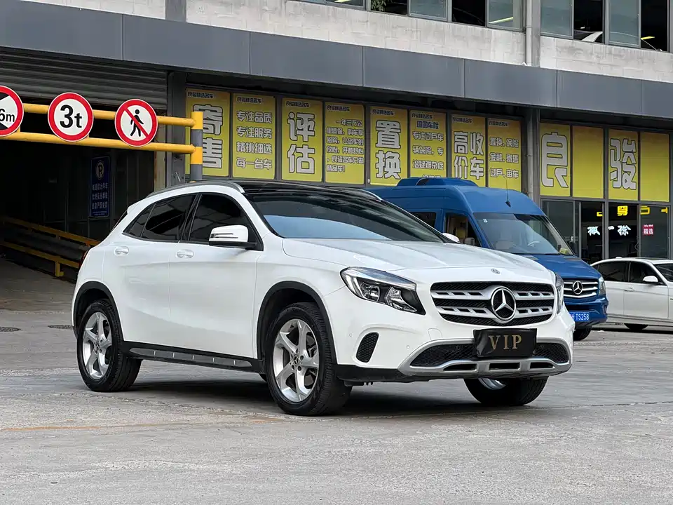 Mercedes-Benz GLA