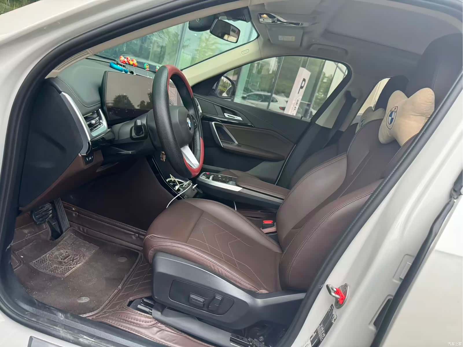 BMW X1, 2023 все фото