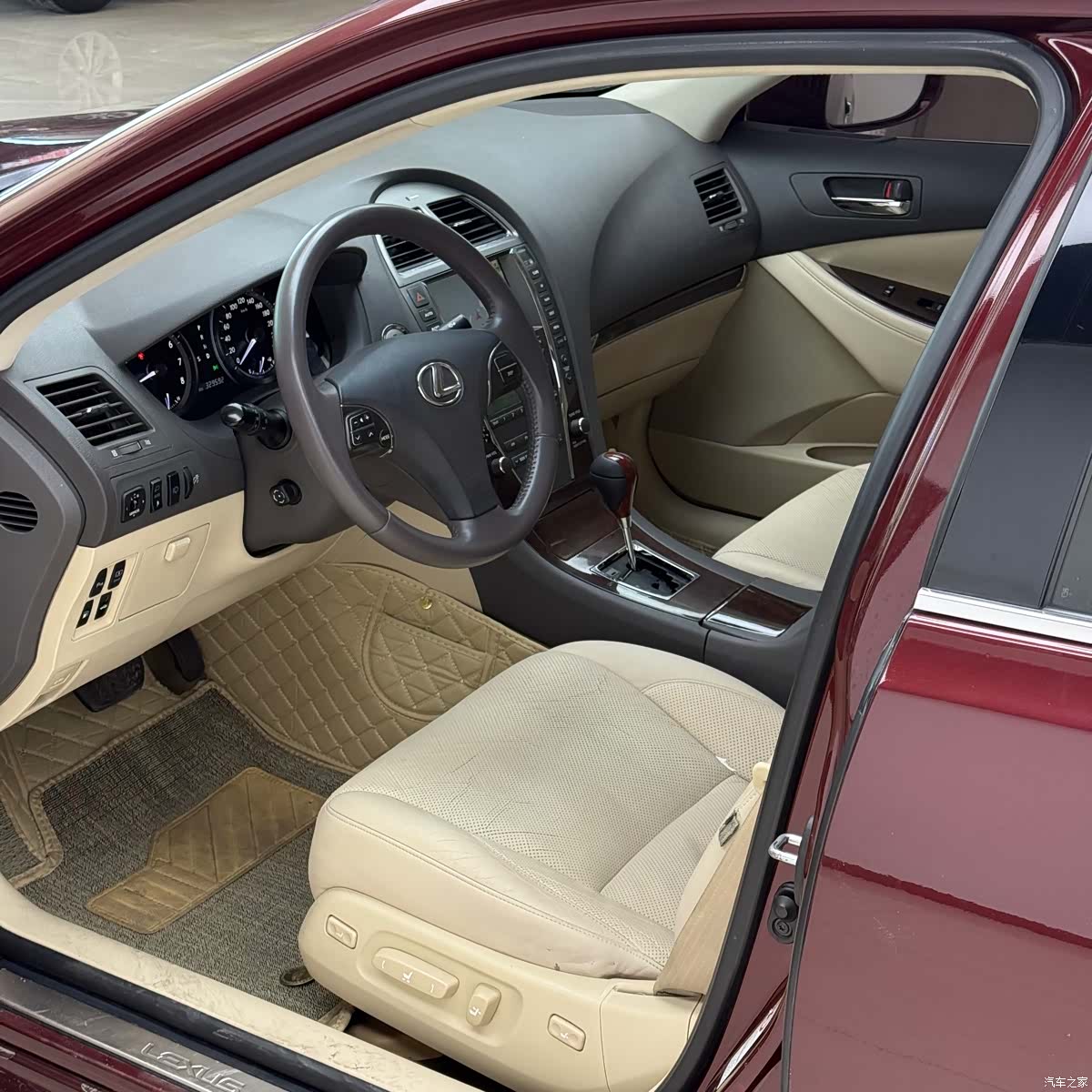 Lexus ES, 2010 8