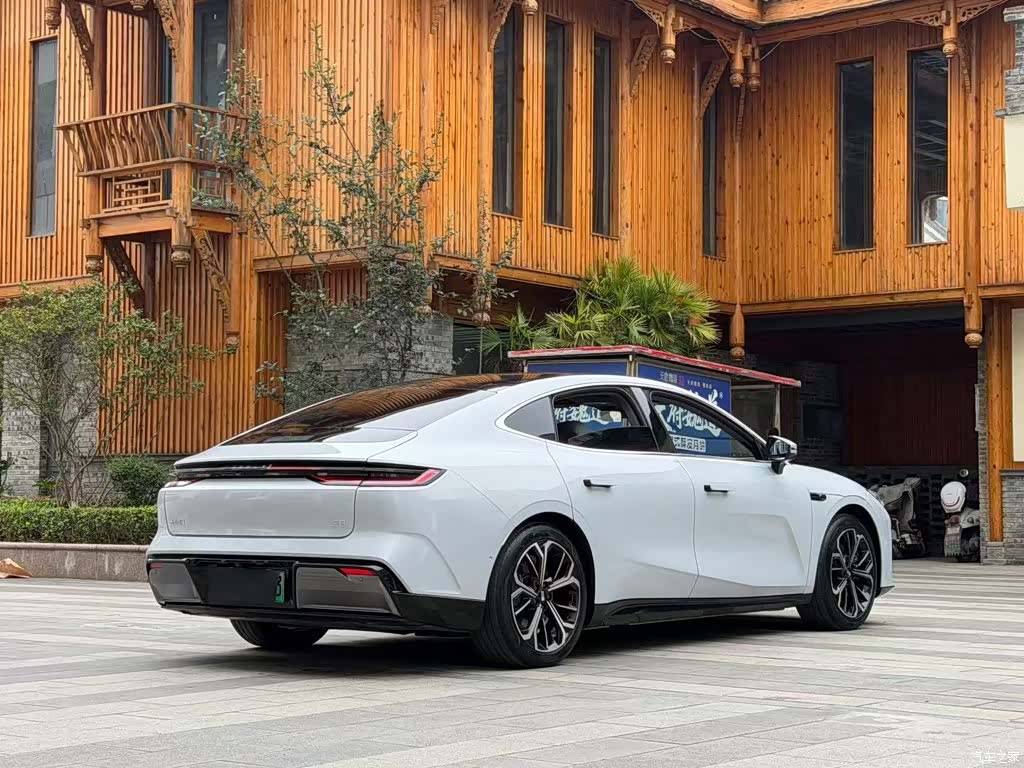 Geely E8, 2025 7
