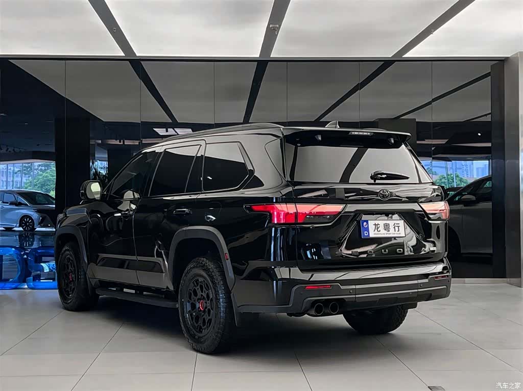 Toyota Sequoia, 2025 4