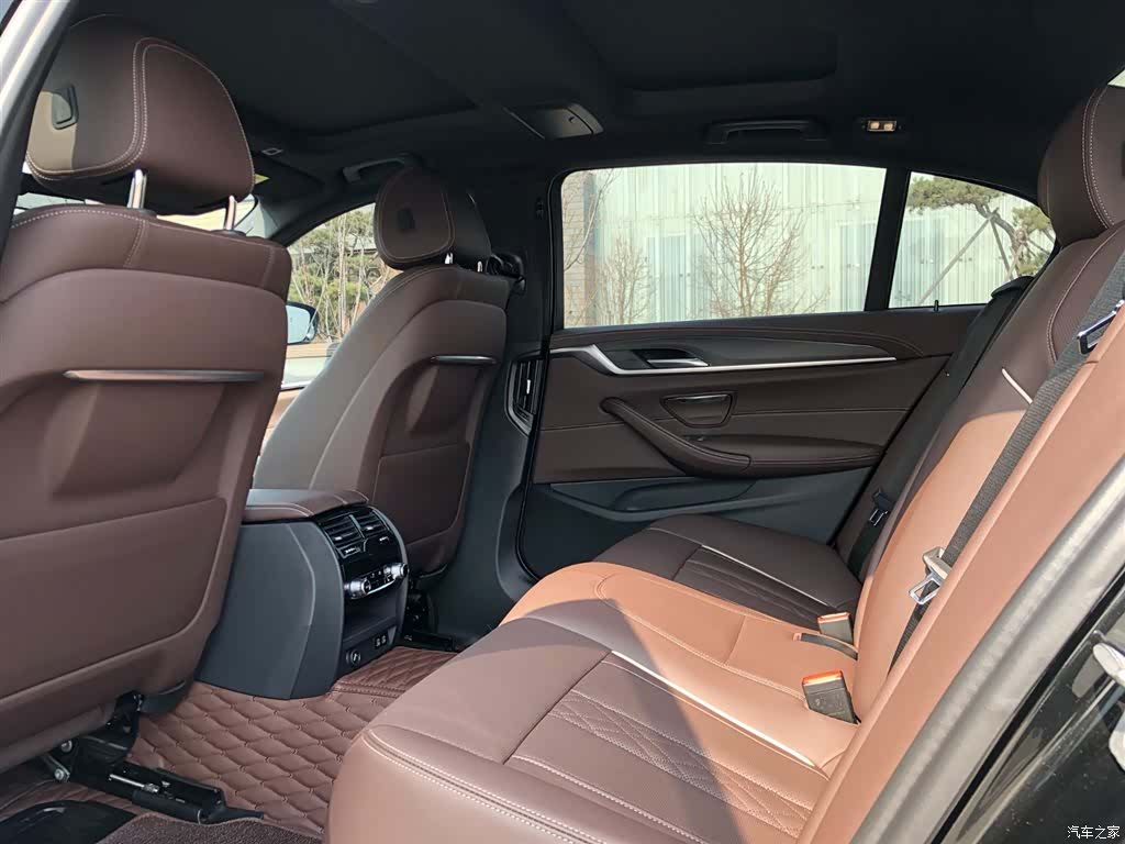 BMW 5 Series, 2024 12