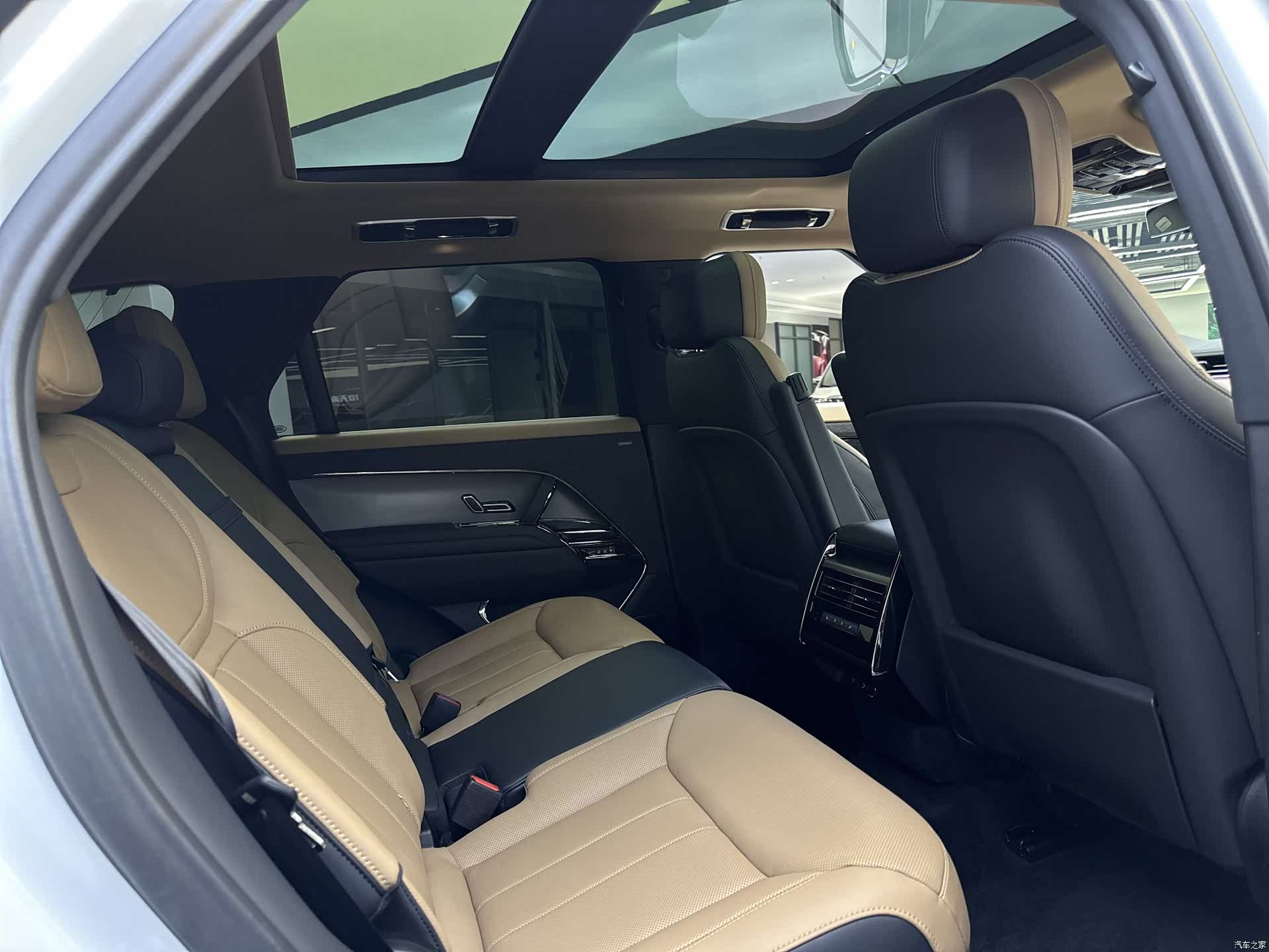 Land Rover Range Rover, 2023 19