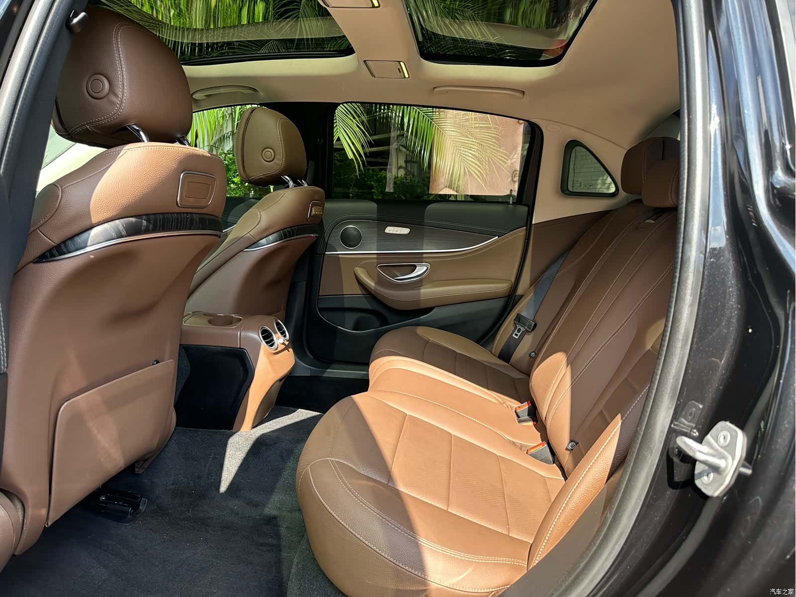 Mercedes-Benz E-Class, 2020 10