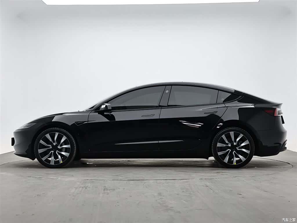 Tesla Model 3, 2026 6