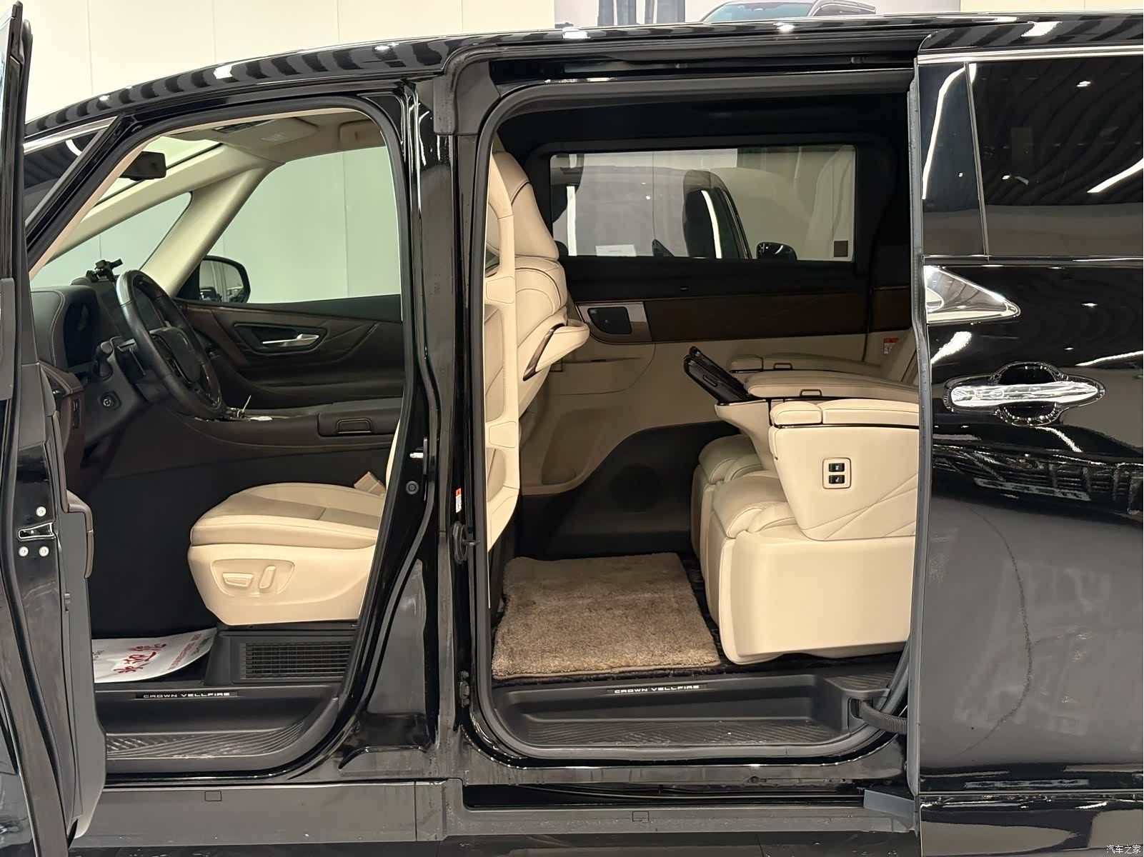 Toyota Vellfire, 2023 7