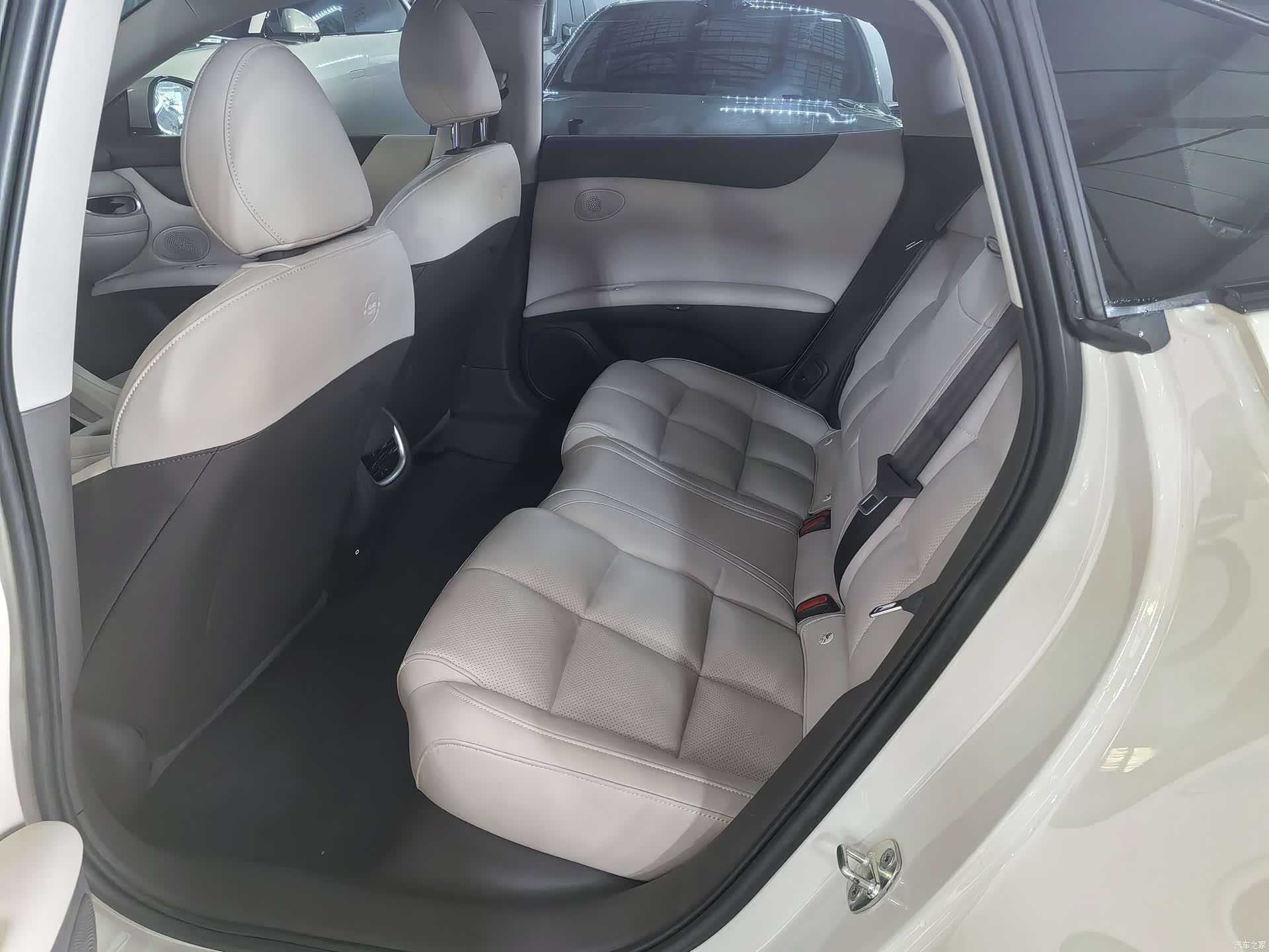 IM Motors L6, 2024 7