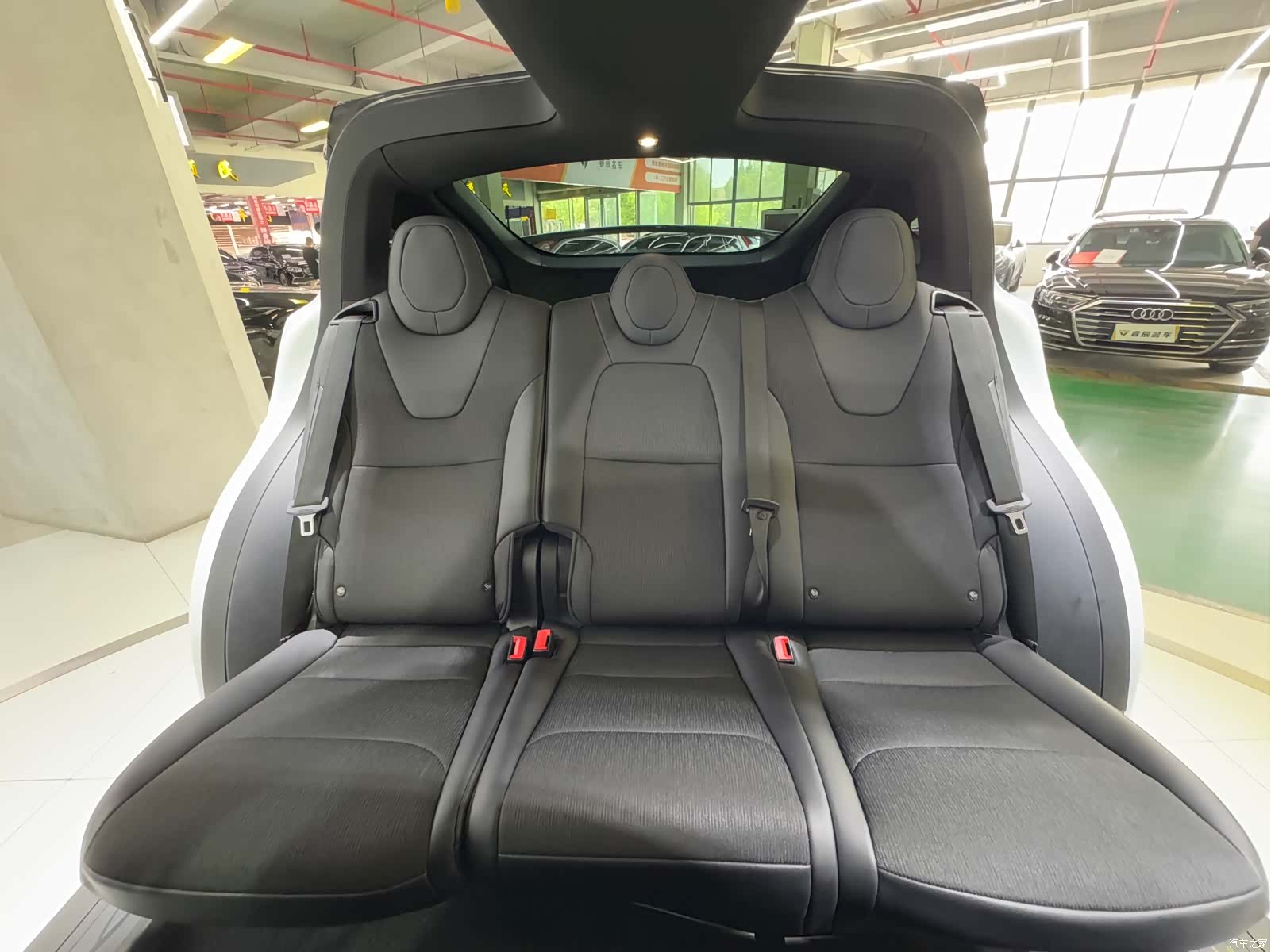 Tesla Model X, 2019 19