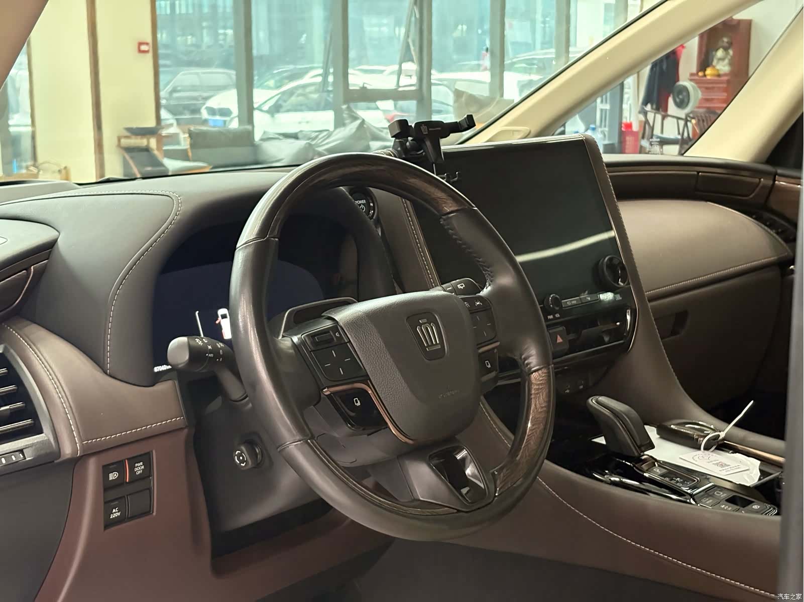 Toyota Vellfire, 2023 4