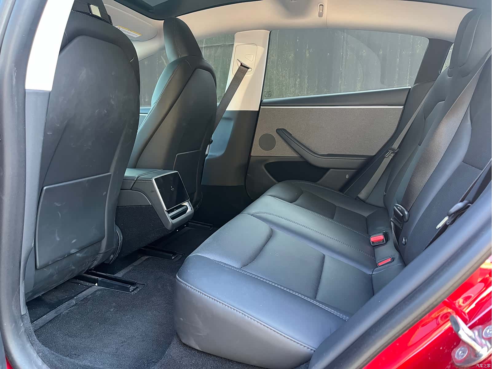 Tesla Model 3, 2024 11